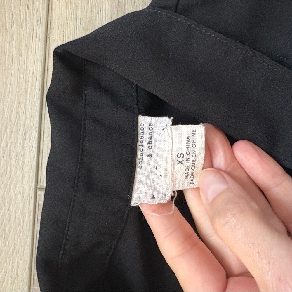 Sleeveless Black Button-Up Women's Top - Picture 2 of 4